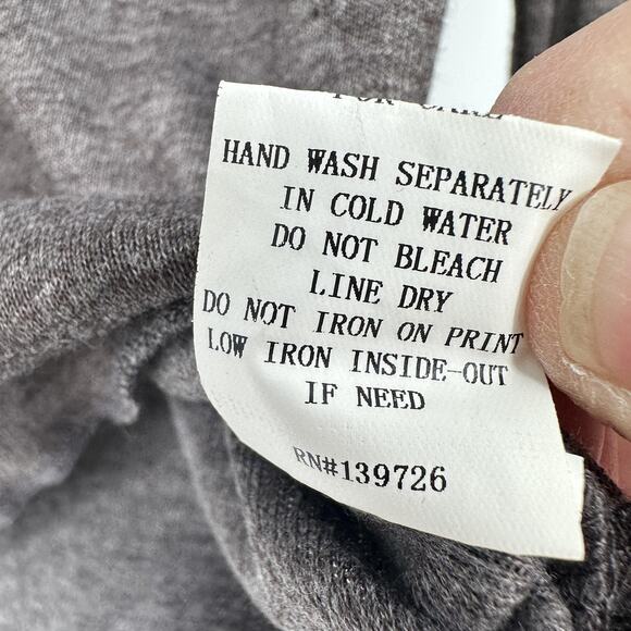 Kittenish Shirt Womens Medium Gray Long Sleeve Crop Top Kittenish Babe Graphic - Picture 7 of 9